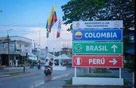 Consejería Juvenil ღ - #TURISMO Eso pasa en la frontera de Colombia, Brasil y Perú, tres países separados por fronteras invisibles, pero la gente no tiene problema en usar el peso (Colombia),