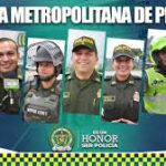 Los derechos humanos en. la.Policía,<br>tienen su promoción, respeto,<br>garantía y protección<br>La Policía Metropolitana de Pereira, a través de la oficina de<br>Derechos Humanos, es garante de los derechos humanos, y promueve<br>estos compromisos en cada uno de los hombres y mujeres que<br>conforman nuestra institución en el área metropolitana de Pereira.<br>Pereira. La Policía Metropolitana de Pereira, desarrolla un trabajo permanente en<br>pro de la defensa de los derechos humanos, es por esto que cuenta con una<br>estrategía enfocada a la atención de poblaciones en situación de vulnerabilidad, la<br>cual es ejecutada por cada integrante de nuestra institución, pero, con un atención<br>especial por parte de la oficina de Derechos Humanos, en el caso del área<br>metropolitana de Pereira, esta se encuentra ubicada en las instalaciones del<br>comando de la Policía Metropolitana de Pereira, liderada por el señor capitán<br>Cristian Ernesto Zambrano Enriquez.<br>Cabe resaltar, que la estrategia de protección de los derechos humanos, debe<br>tener varios enfoques, pero con acciones fundamentales, como son la prevención y<br>la investigación, que nos permite fortalecer el control sobre la acciones que afecten<br>los derechos humanos, cabe resaltar, que cuando sucede algo extraordinario o<br>existe una alerta temprana, nuestra institución cuenta con una respuesta rápida,<br>liderada por la oficina de derechos humanos, y el señor comandante de la unidad;<br>en donde se activa una ruta institucional e interinstitucional, para proteger los<br>derechos de las comunidades vulnerables, que esté siendo afectadas.<br>MINISTERIO DE DEFENSA NACIONAL<br>POLICÍA NACIONAL<br>Oficina de Comunicaciones Estratégicas<br>Policía Metropolitana de Pereira<br>1CP-FR-0018 Página 2 de 2 Aprobación: 21-01-2021<br>VER: 1<br>Elaboró: IT. Jhon Alexander Gutiérrez Limas<br>Revisó: ST. Luisa María Mora Rincón<br>Aprobó: CR. Javier Raúl Gallego Duque<br>BOLETÍN DE<br>PRENSA<br>231<br>@PoliciaColombia<br>/Policianacionaldeloscolombianos<br>/policiadecolombia<br>@policiadecolombia<br>Por último, queremos generar en nuestros ciudadanos la cultura del respeto por<br>los derechos humanos, fundamentales en el desarrolló de cada sociedad, y que<br>nos ayuden a ser garantes de los mismos, recordar siempre que tu derecho<br>termina donde empieza mi derecho.<br>La Policía Metropolitana de Pereira, estará atenta a cualquier vulneración de los<br>derechos humanos, y para esto cuenta con la línea de emergencia 123, y el<br>número celular 3174008763, está última, contacto de la oficina de derechos<br>humanos de nuestra unidad, donde profesionales de policía lo atenderán<br>garantizando absoluta reserva.