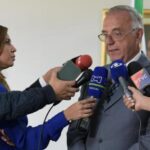 MinDefensa definió los. aumentos para los subsidios de vivienda de la Fuerza Pública. El aumento más significativo se da para el rango de soldados y agentes, con un incremento de más de 6’000.000 de pesos.&nbsp;</em><br><em>– Para el nivel ejecutivo y suboficiales el aumento es de 682.000 pesos, mientras que para los oficiales el subsidio prácticamente se mantiene igual que en 2022.&nbsp;</em><br><em>– El nuevo cálculo para los incrementos busca garantizar en el tiempo el cumplimiento de la Política de Subsidios de Vivienda, dado el déficit presupuestal.&nbsp;</em><br><strong>Bogotá, 5 de enero de 2023.</strong><br>De acuerdo con los lineamientos de las políticas de bienestar implementadas por el Gobierno Nacional para los miembros de la Fuerza Pública, el Ministerio de Defensa Nacional, a través del Decreto 2636 de 2022, determinó el valor de los subsidios de vivienda para el año 2023 de la siguiente manera:&nbsp;