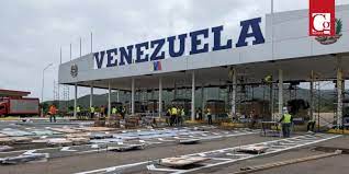 Entró en funcionamiento el puente Atanasio Girardot, que une a Colombia y  Venezuela - Revista el Congreso