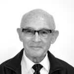 TERMINADO EL CONFLICTIVO 2023 LA HUMANIDAD ANHELA UN MEJOR 2024 Eduardo Posada Carbó, uno de los columnistas colombianos más destacados, escribió para El Tiempo del 22 de Diciembre del 2023, un formidable articulo titulado:“De absurdos y Leviatanes” sobre los desafíos que plantea el filósofo británico Jhon Gray con su ensayo: The New Leviathan Thoughts After Liberation (Penguin 2023).Afirma Posada Carbó que los desafíos de vieja data como los sostuviera Tomas Hobbes (1588 – 1679) desde el año de 1651, con su inmortal libro Leviatán, en donde Jhon Gray encontró los orígenes modernos tanto del liberalismo como de la tiranía; fuentes de opresión, el poder del soberano sirve al tiempo, para defendernos tanto del estado natural de barbarie que mantiene a los hombres en pie de guerra permanente, rodeado de inseguridad; y aunque para Gray: el liberalismo fue un “experimento” que llego a su fin; el papel de los Estados “neototalitarios” es aliviar<a los ciudadanos de peso de sus libertades. El moderno Nuevo Leviatán parece ser la Rusia actual del presidente Vladimir Putin, quien quiere acabar a toda costa a su hermana y legendaria nación Ucrania. Putin tiene sus antecedentes en el<br>despotismo de los zares, a los que siguieron los horrores del terror Bolchevique y<br>las masivas ejecuciones y purgas del Estado Soviético lideradas por Lenin y Stalin.<br>Para Posada Carbó, Gray, analiza no solo el pasado de Putin en la K.G.B y su<br>relación con la Iglesia Rusa Ortodoxa que dieron como resultado un régimen<br>“Tecnocrático y Cleptócrata”, fundado en una ideología “Euroasiáticas” que aspira a<br>construir “una civilización” distinta de Occidente; concluye Posada Carbó que; “en<br>el mundo de Gray, no hay progreso. El futuro esta en la historia, en la inercia de<br>fuerzas que desconocemos. No es un mensaje optimista para cerrar el año. Es un<br>desafío intelectual para repensar el porvenir con mayores esperanzas”.<br>AUGUSTO MEJIA GONALEZ