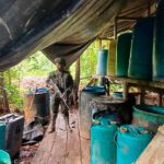 FUERZAS MILITARE DSTRUYERON LABORTORIO DE COCA.