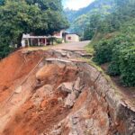 EL GOBERNADOR DE RISARALDA JUAN DIEGO PATIÑO OCHOA,MANTIENE COMPLETAMENTE ABADONADA LA VÍA BALBOA LA CELIA.-